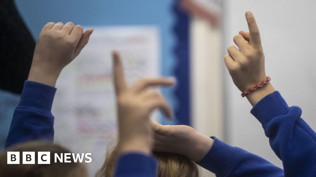 Teacher strikes halted as council drop job cuts