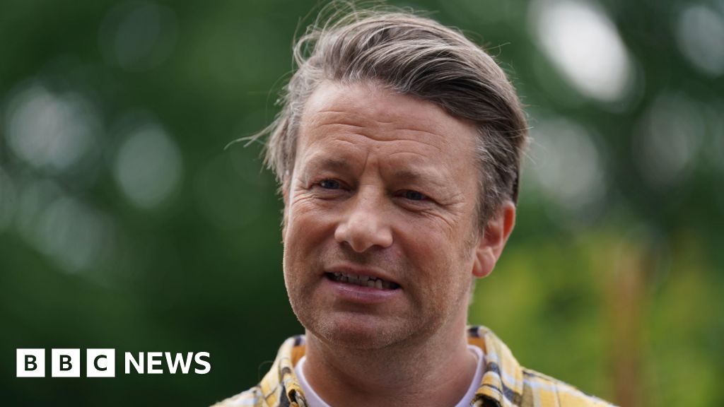 Jamie Oliver calls for more government support for dyslexic children